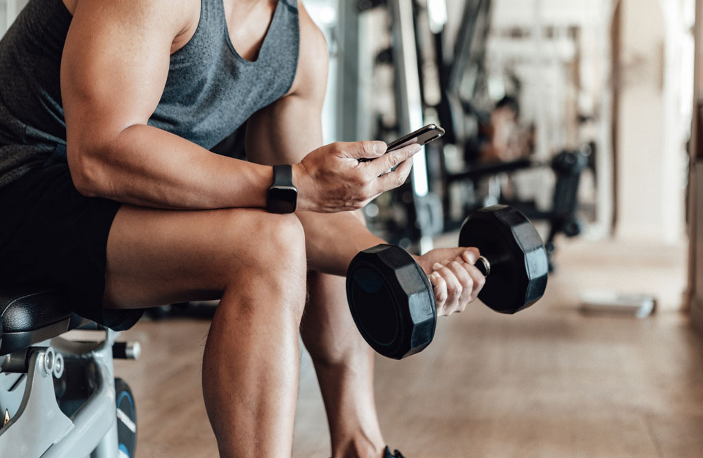 A man lifting weights